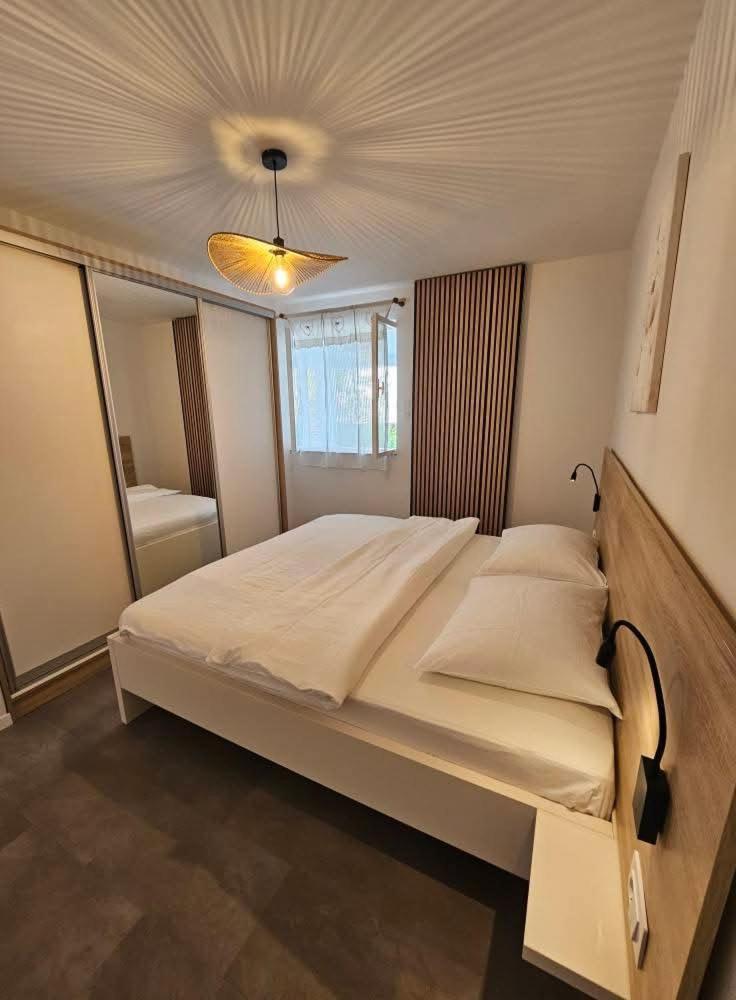 Beach Villa Ema 苏佩塔斯卡德拉加 外观 照片